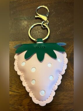Fashion Jewelry Light Pink Strawberry Bag Charm Keychain with Green Top NWOT